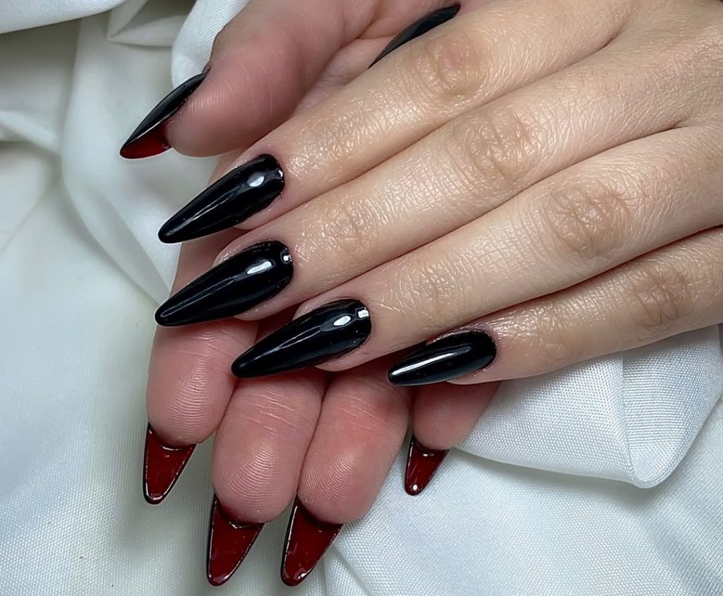 The Louboutin Manicure: Η τάση για όσες αγαπούν τα μινιμαλιστικά αλλά τολμηρά looks