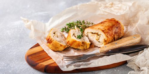 Ρολό κιμά κοτόπουλου με γραβιέρα