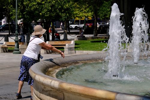 Καιρός: Πρεμιέρα κάνει σήμερα ο τριήμερος καύσωνας με 39άρια