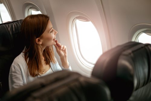 Ταξίδι με αεροπλάνο; Η απλή συμβουλή υγείας που θα αλλάξει τα πάντα!