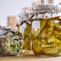 Τρυφερές αγκινάρες τουρσί