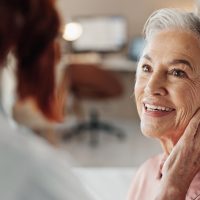 Απώλεια ακοής, μοναξιά και διάρκεια ζωής: Πώς συνδέονται;