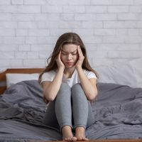 Burnout εκτός δουλειάς: Πώς μοιάζει και τι να κάνεις