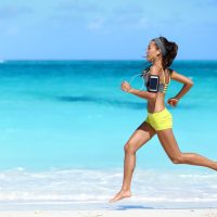 Digital fitness: Η τάση που μας ακολουθεί ακόμα και στις διακοπές