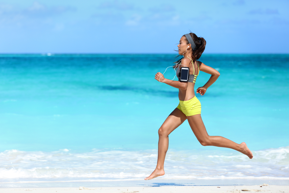 Digital fitness: Η τάση που μας ακολουθεί ακόμα και στις διακοπές