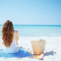 «Happy summer daze»: Η επιστήμη πίσω από το γιατί αγαπάμε τόσο πολύ το καλοκαίρι