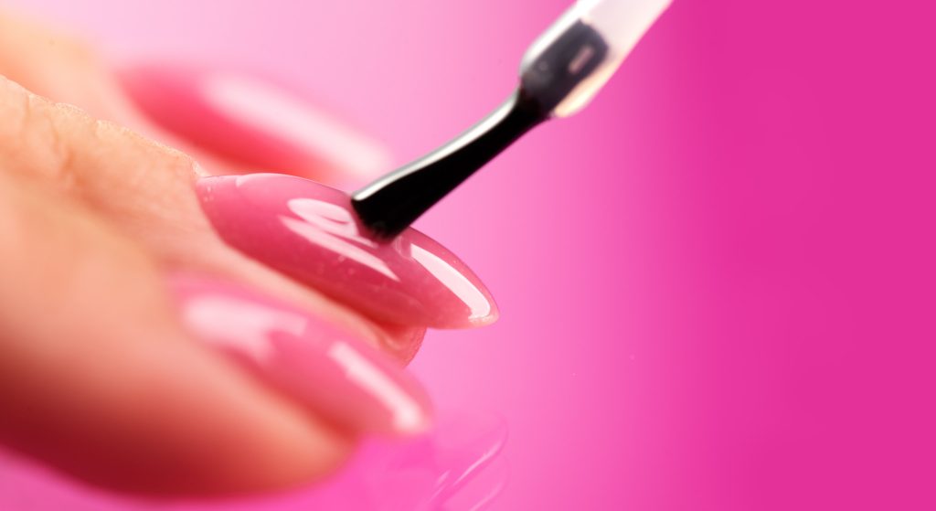 Jelly nails: Τα σχέδια που θα σας χαρίσουν το πιο «ζουμερό» μανικιούρ