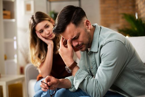 Mankeeping: Γιατί η σύντροφος δεν μπορεί να γίνει και «ψυχολόγος»