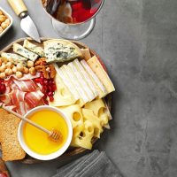 Τυρί: Μήπως σας φέρνει εφιάλτες; Τι αποκάλυψε νέα έρευνα