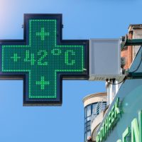 Καιρός: Κορυφώνεται ο καύσωνας με 42άρια – Καμίνι η χώρα
