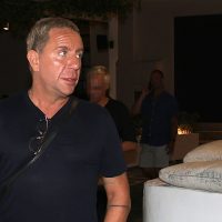 Σε καλή ψυχολογική κατάσταση ο Γιώργος Μαζωνάκης: Η πρώτη του μέρα μετά το εξιτήριο