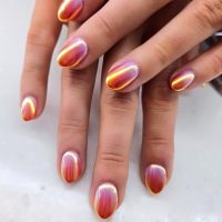 Cajun Chrome: Το χρώμα νυχιών που είναι trending αυτή τη στιγμή