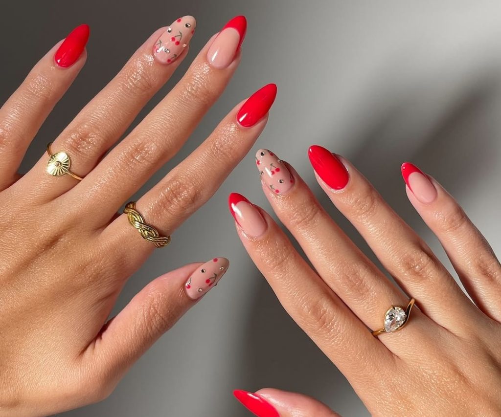 Cherry nails: Η τάση στα νύχια που είναι trending αυτήν τη στιγμή