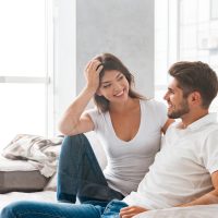Σχέση: Κοτσουμπολεύοντας τους άλλους, έρχεστε πιο κοντά!