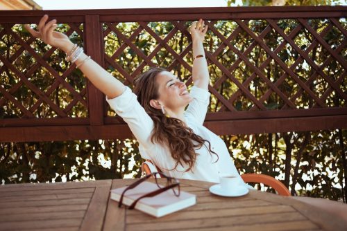 Digital detox: Πώς να «ξεκολλήσεις» από την οθόνη χωρίς πίεση