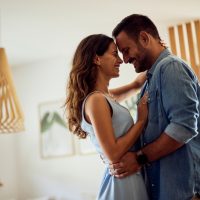 «Oy and Joy»: Το μικρό μυστικό που τα ευτυχισμένα ζευγάρια ποτέ δεν παραλείπουν