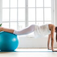 Fitball: Η μπάλα γυμναστικής που μπορεί να μεταμορφώσει το σώμα μας