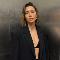 Jessica Biel: Έκοψε τα μαλλιά της και δείχνει τόσο ανεπιτήδευτα κομψή!