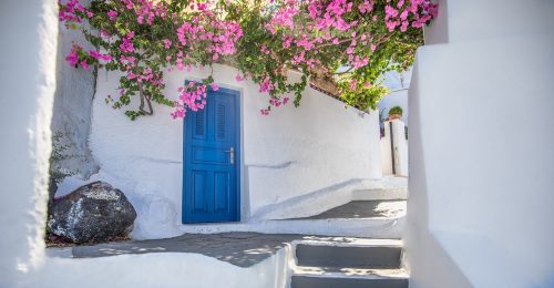 Δύσκολες οι διακοπές – Σε εξοχικά συγγενών και φίλων