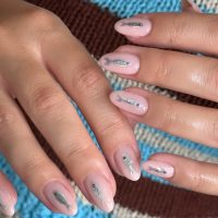 Sardines nails: Το πιο διασκεδαστικό nail trend του φετινού καλοκαιριού