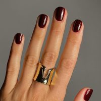 Αυτό είναι το nail color που θα βλέπουμε παντού το φθινόπωρο