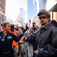 Jay-Z: Πώς ανακοίνωσε στον Bad Bunny ότι θα είναι ο headliner του Super Bowl Halftime Show