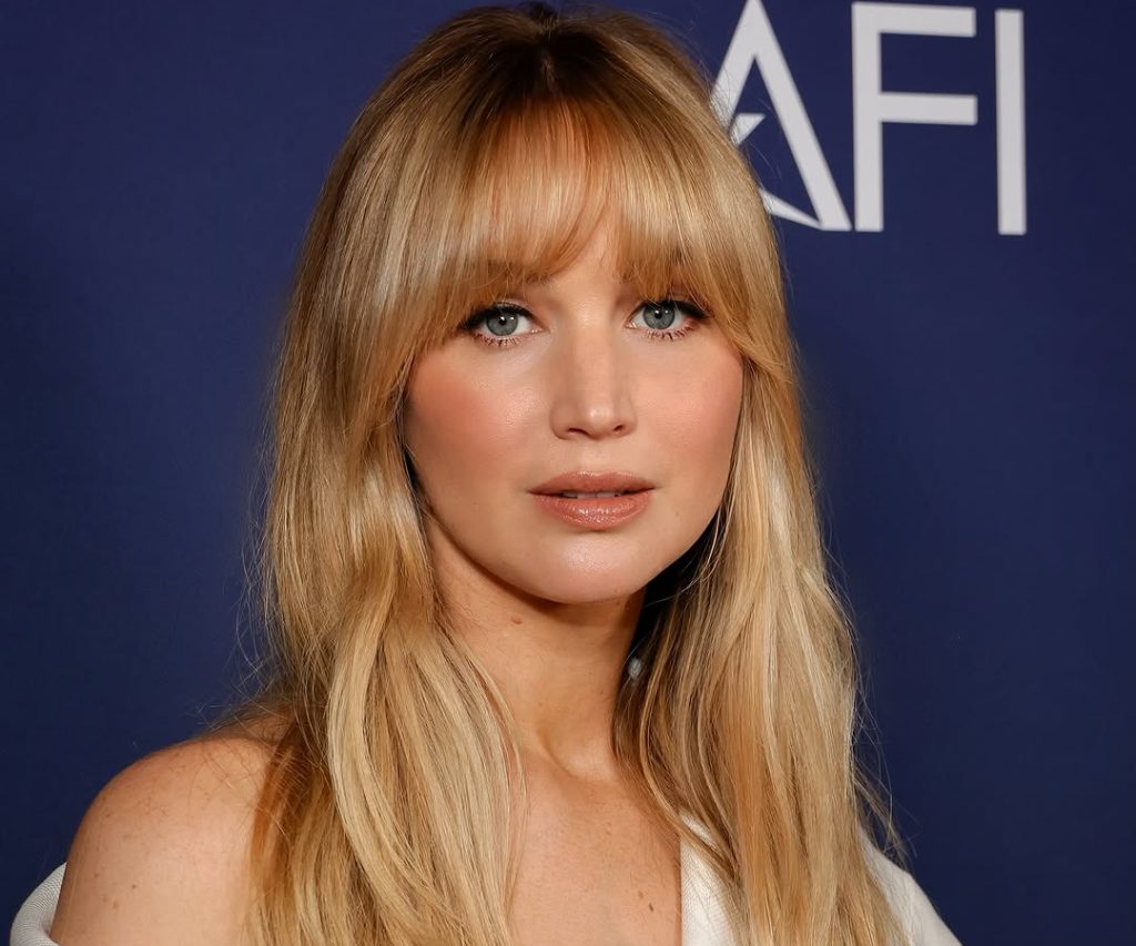 Boho haircut: Το κούρεμα που θα δούμε πολύ αυτό το φθινόπωρο
