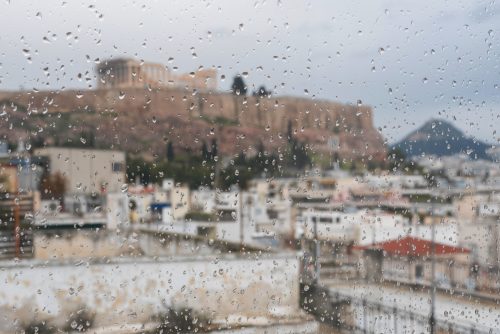 Καιρός: Βροχές και μικρή πτώση της θερμοκρασίας την Κυριακή