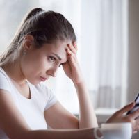 Το ghosting ή η απόρριψη; Τι πονάει περισσότερο;