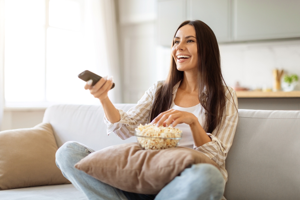 Σειρές: Τι είναι το hate-watching και γιατί το κάνουμε;