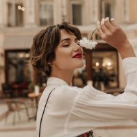 Κοντά μαλλιά: 3 tips για να κάνετε styling σαν επαγγελματίας