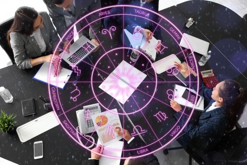 Ζώδια: Περίεργη μέρα με ένταση και πίεση στα επαγγελματικά
