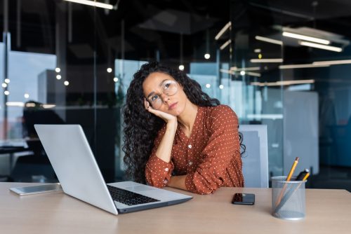 Δουλειά: Το να νιώθουμε «αόρατοι» μειώνει την απόδοσή μας;