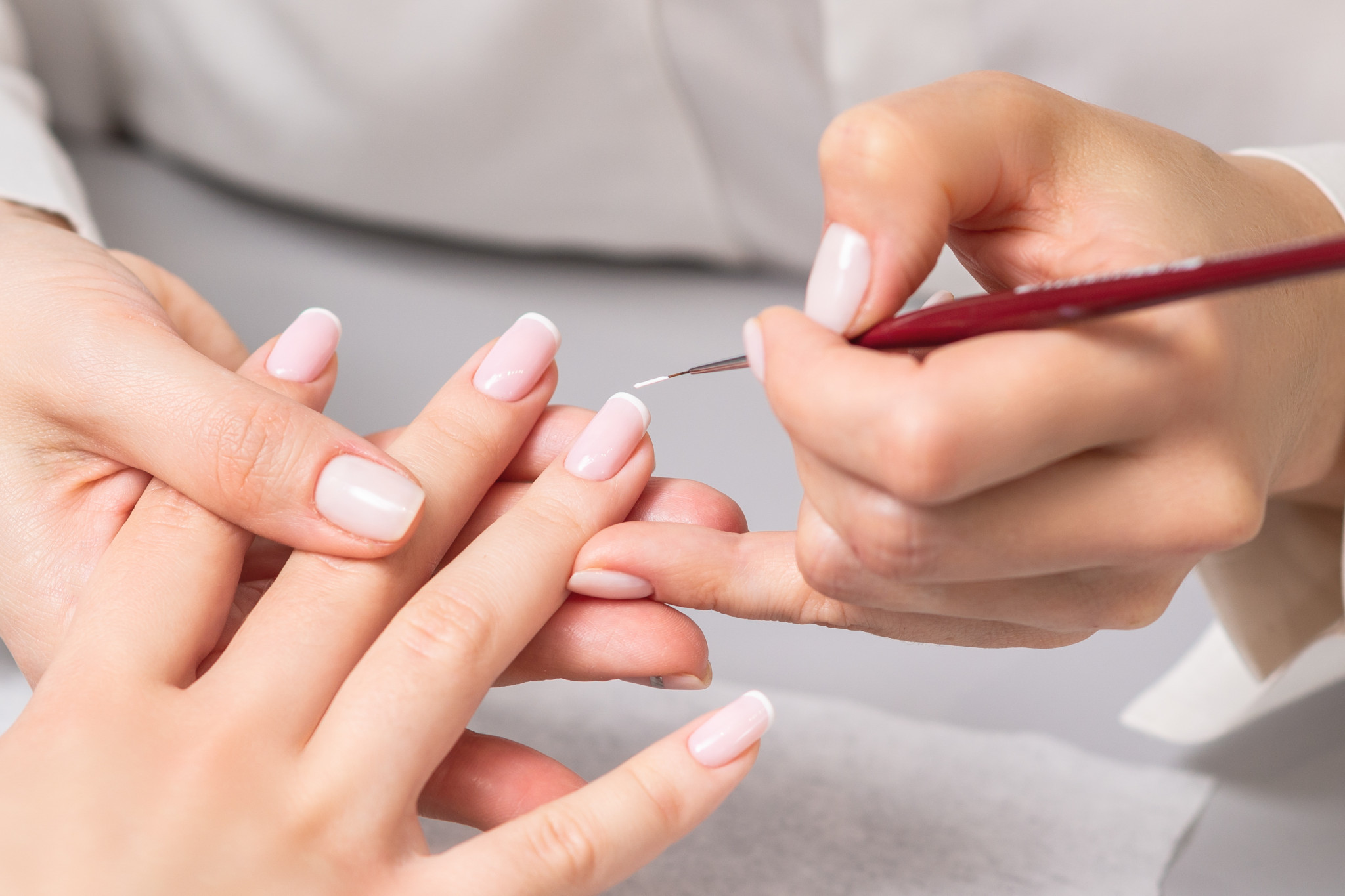 Τα μεγαλύτερα fall nail trends σύμφωνα με τον κορυφαίο nail artist του Χόλυγουντ