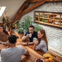 Social burnout: Όταν η κοινωνική επαφή μας εξαντλεί
