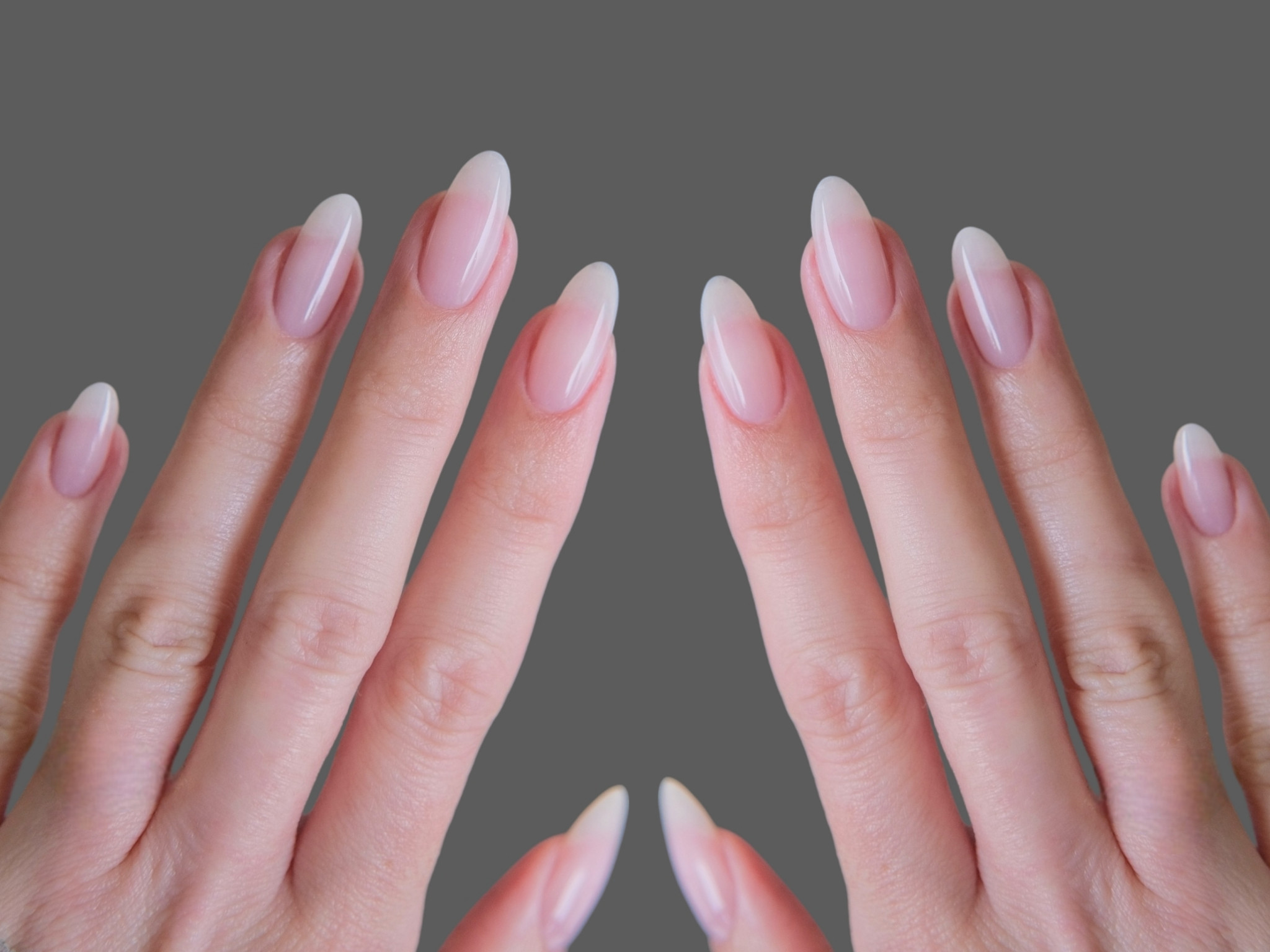 Naked manicure: Το αγαπημένο mani των celebrities