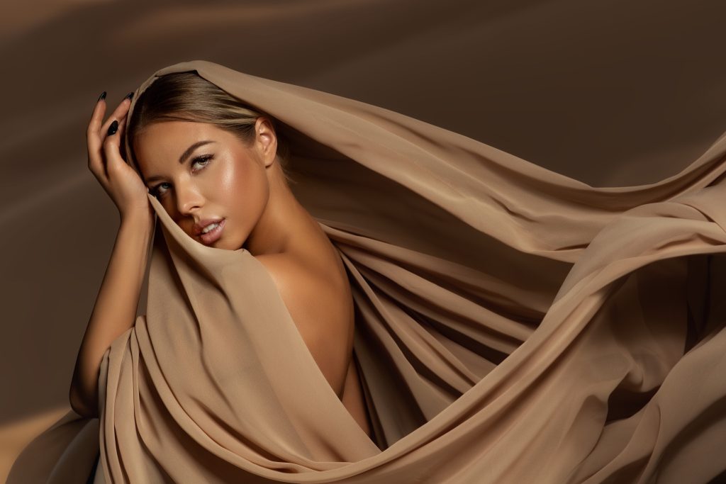 Skin Silking: Ο νέος τρόπος να προετοιμάσετε το δέρμα για το μακιγιάζ