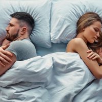 Μετά από έναν τσακωμό…είναι τελικά καλή ή κακή ιδέα να κοιμηθείτε θυμωμένοι;