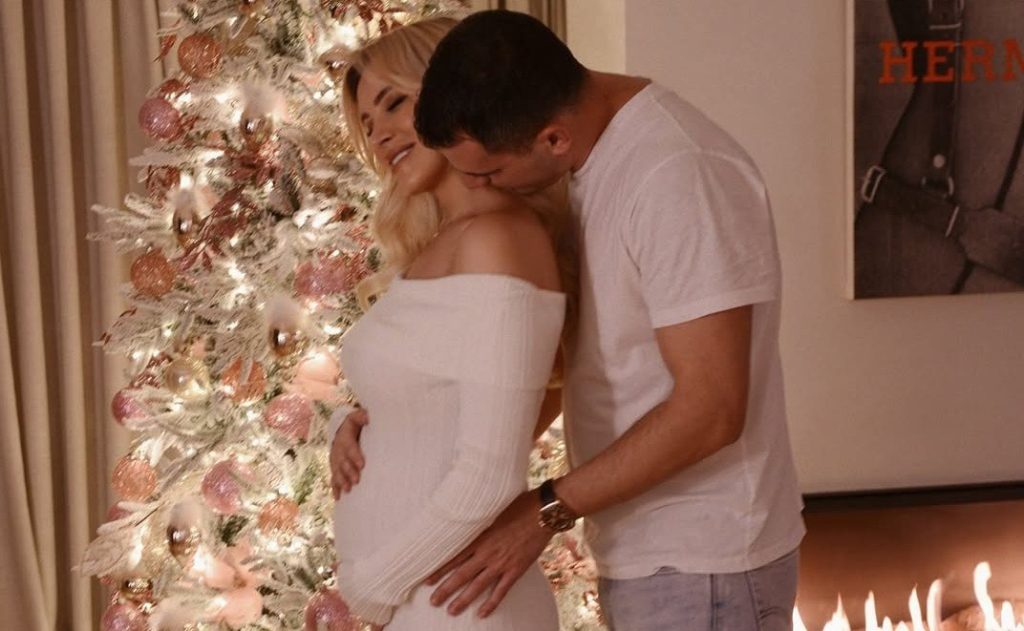 Έγκυος η Κατερίνα Καινούργιου: Οι τρυφερές φωτογραφίες με τον Παναγιώτη Κουτσουμπή