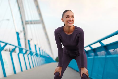 Δοκιμάστε το «movement snacking»: Μικρές κινήσεις που φέρνουν μεγάλες αλλαγές