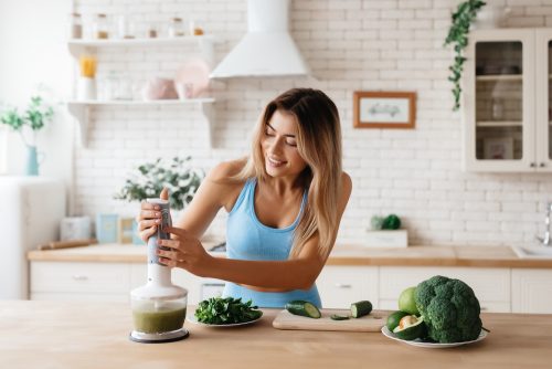 5 κινήσεις πριν το μεσημεριανό για πιο εύκολη απώλεια βάρους