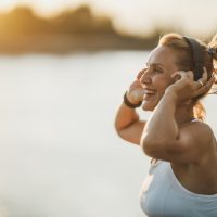 Μακροζωία: Πώς θα «φρενάρουμε» τη γήρανση – Οι προτάσεις των ειδικών