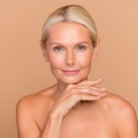 Contouring: Πώς θα το κάνετε σωστά εάν έχετε ώριμη επιδερμίδα