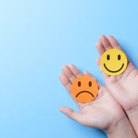 Ευημερία: Όλο και πιο απελπισμένοι οι νέοι