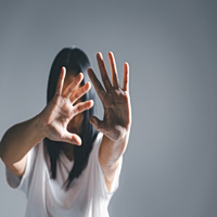 Κάθε 10 λεπτά μία γυναίκα δολοφονείται από συγγενή της