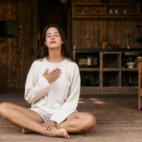 Η τέχνη της ηρεμίας: 3 συνήθειες που μπορούν να χαλαρώσουν το νου άμεσα