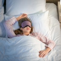 Ακόμα και ελάχιστο φως κατά τη διάρκεια του ύπνου μπορεί να επηρεάσει την υγεία της καρδιάς