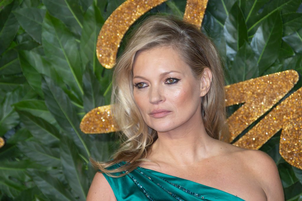 Kate Moss: Τα beauty hacks στα οποία ορκίζεται