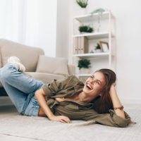 Finito ο πόνος στη μέση! Η λάτιν κίνηση που ανακουφίζει όσο κάθεσαι