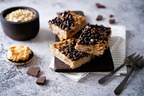 Σπιτικές μπάρες ενέργειας με μπανάνα και σοκολάτα